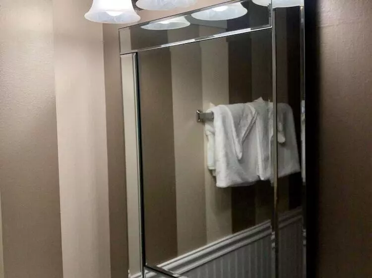 Hotelli The Village Inn