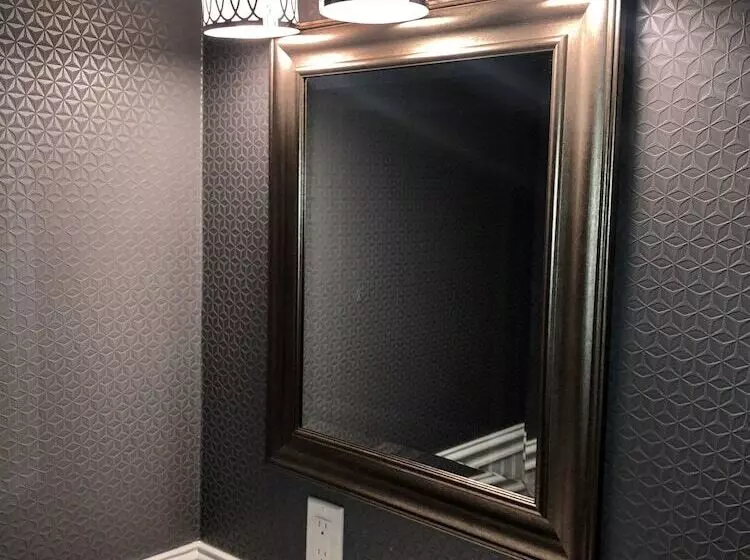 Hotelli The Village Inn