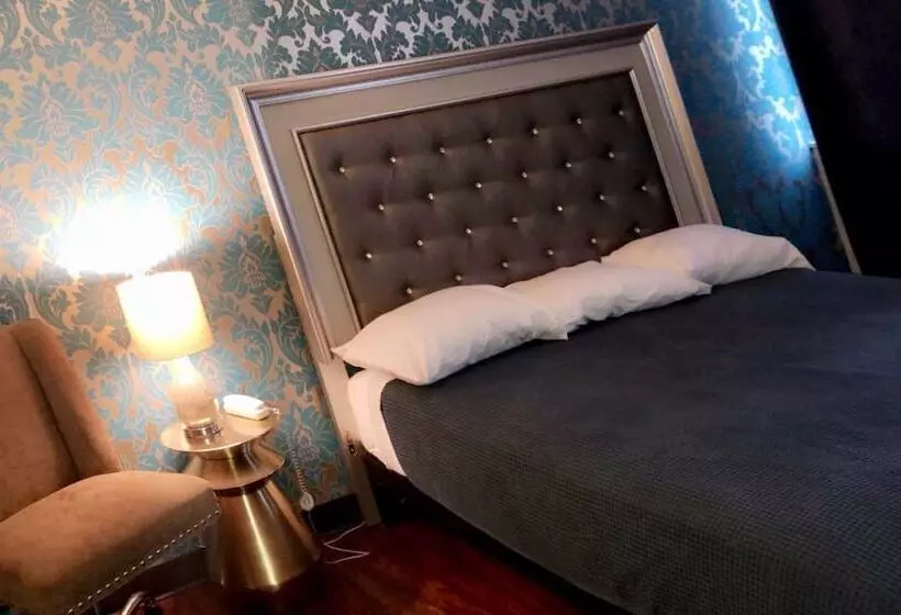 Hotelli The Village Inn