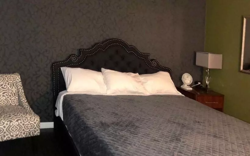 Hotelli The Village Inn