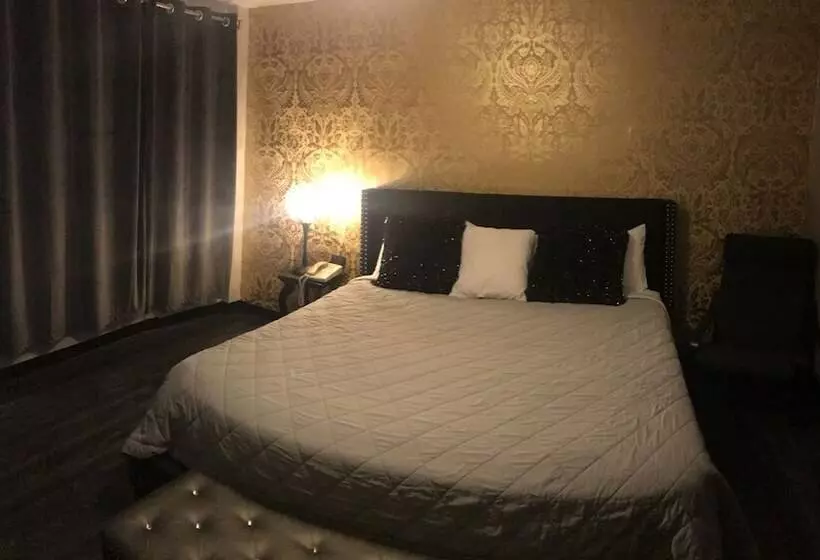 Hotelli The Village Inn