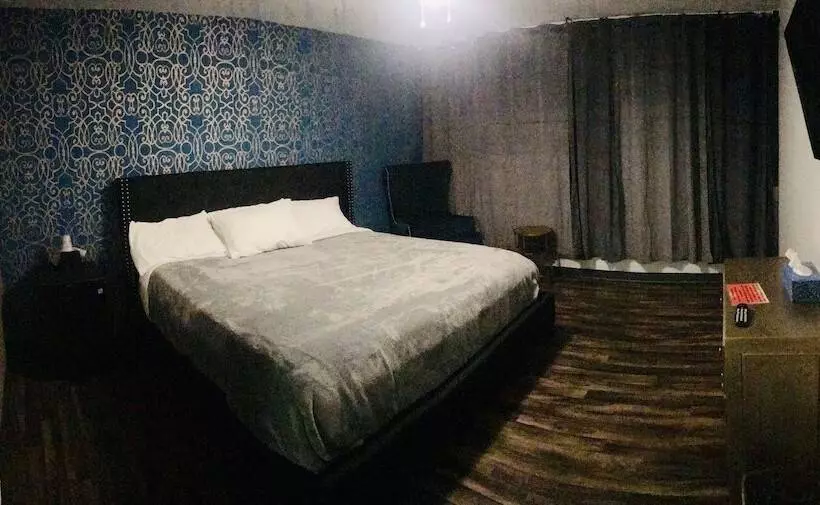 Hotelli The Village Inn