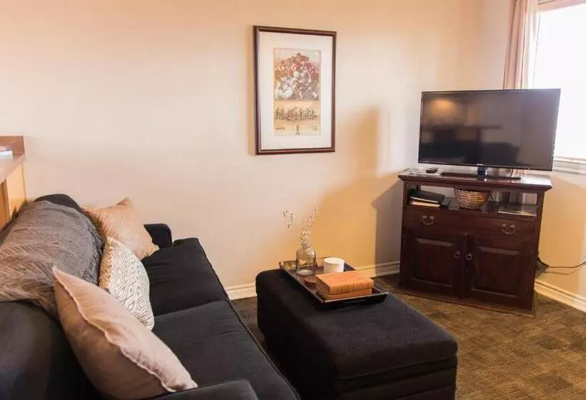 호텔 Vineyard Court Designer Suites