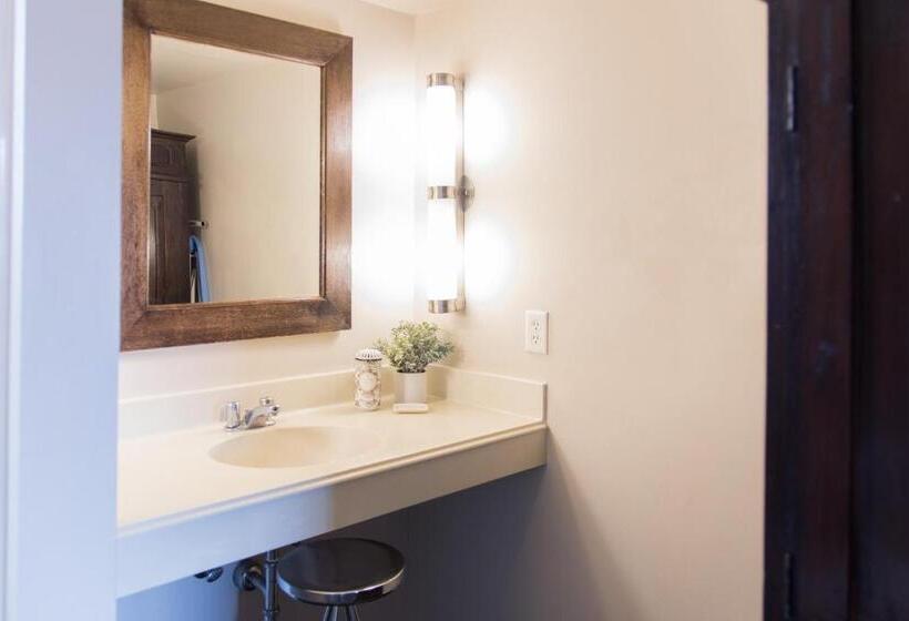 فندق Vineyard Court Designer Suites