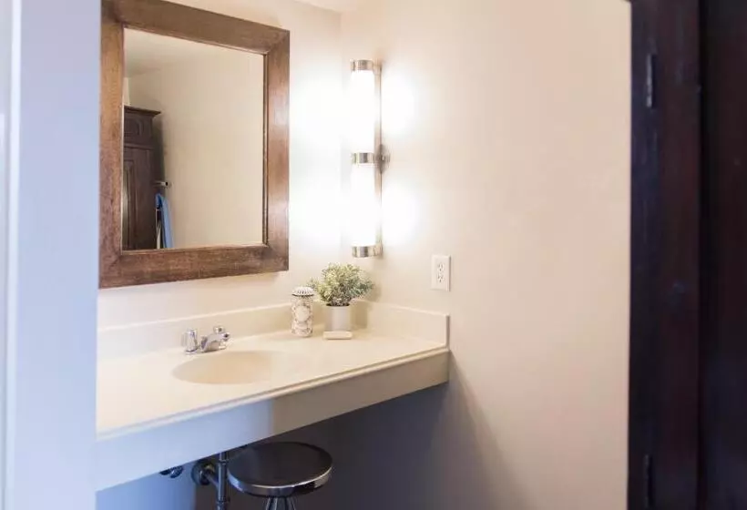 호텔 Vineyard Court Designer Suites