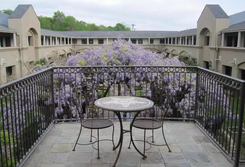 호텔 Vineyard Court Designer Suites