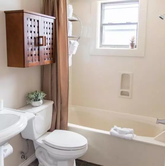 호텔 Vineyard Court Designer Suites