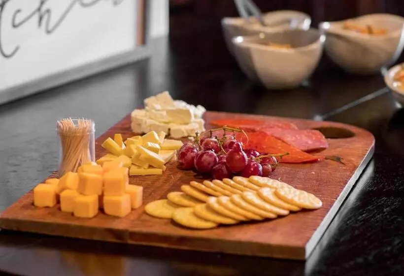 호텔 Vineyard Court Designer Suites