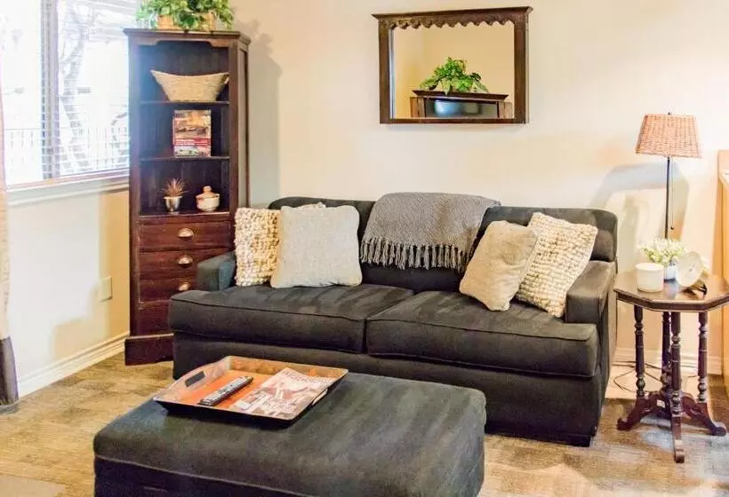 호텔 Vineyard Court Designer Suites