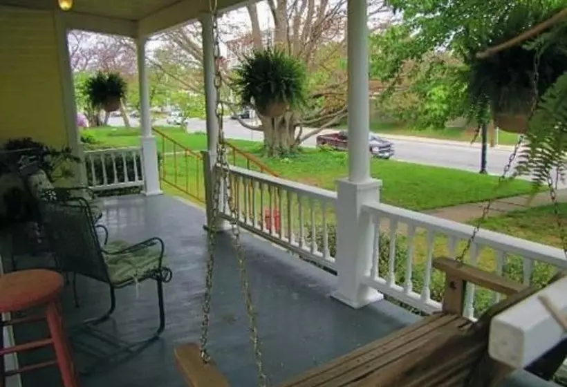 هتل Walnut Street Inn