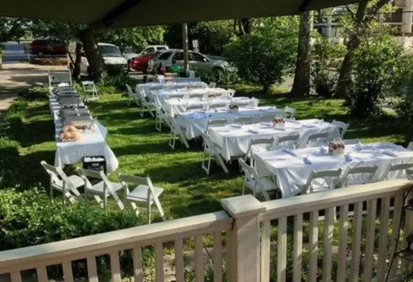 هتل Walnut Street Inn