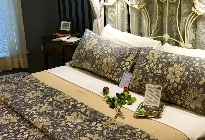 هتل Walnut Street Inn