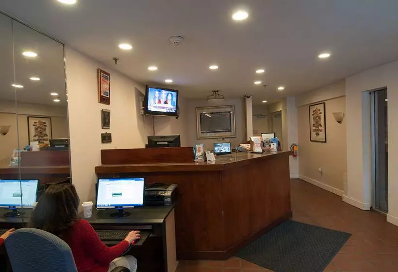 هتل West Hartford Inn