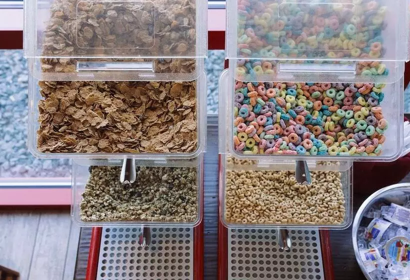 酒店 Wildwood Lodge & Suites