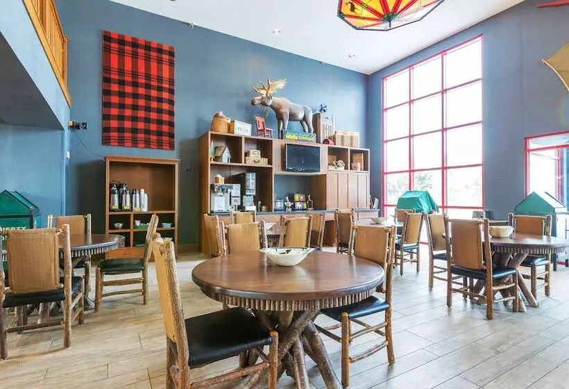 酒店 Wildwood Lodge & Suites