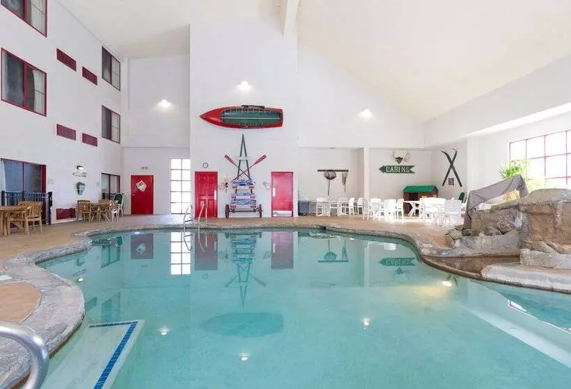 酒店 Wildwood Lodge & Suites