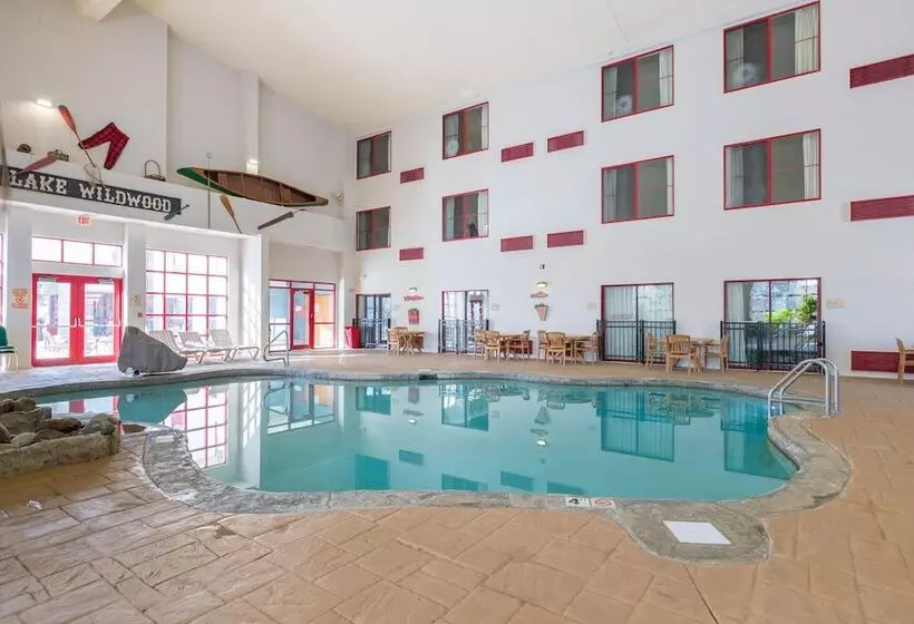 酒店 Wildwood Lodge & Suites