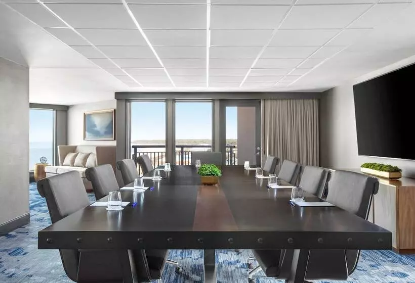 استراحتگاه Delta Hotels By Marriott Virginia Beach Waterfront