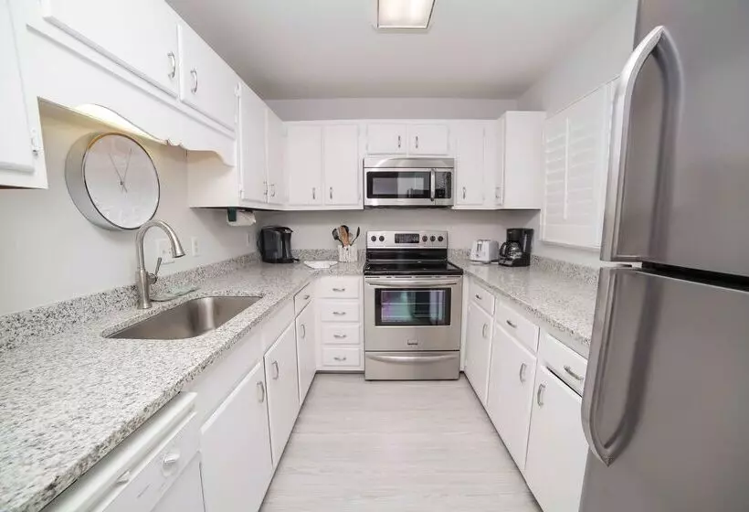 Wild Dunes Resort – Sweetgrass Inn And Boardwalk Inn