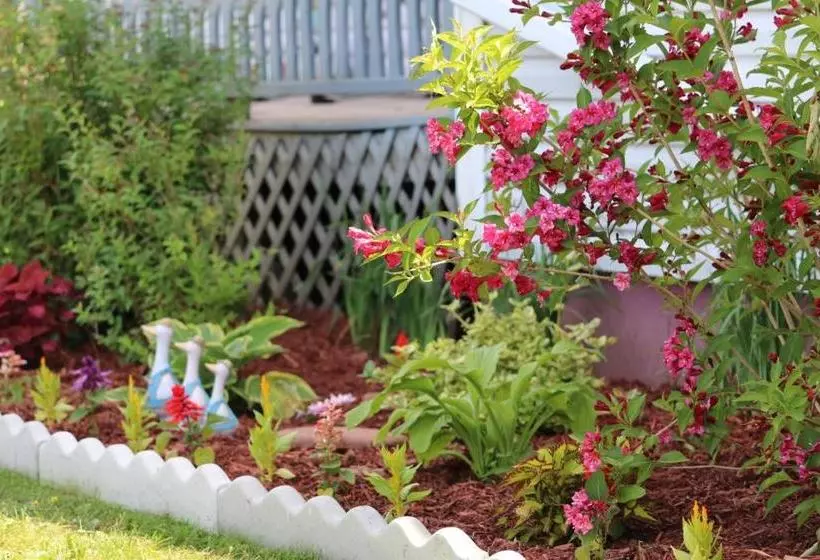 Baker Shore Bed And Breakfast
