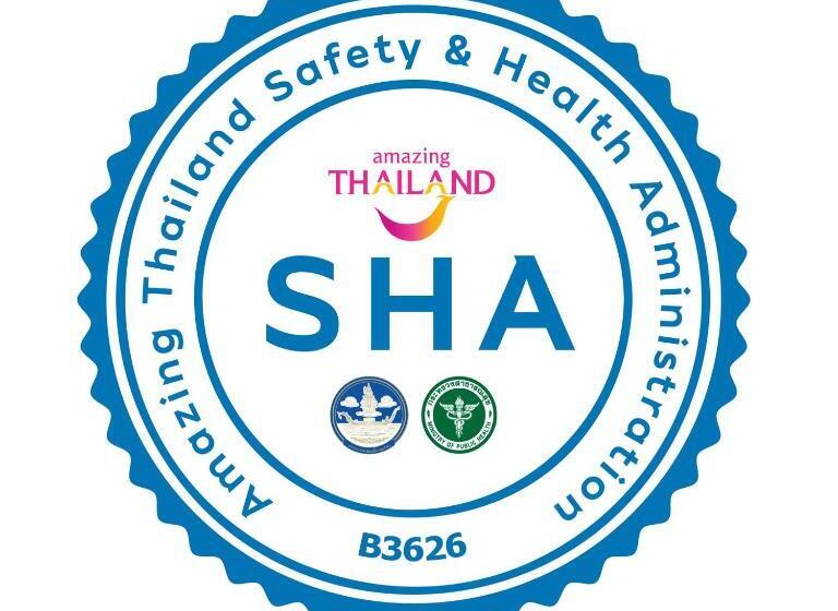 호텔 Arch39 Phuket Beach Front Sha Plus