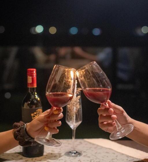 호텔 Arch39 Phuket Beach Front Sha Plus