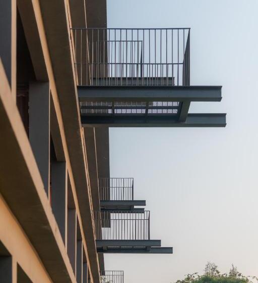 호텔 Arch39 Phuket Beach Front Sha Plus