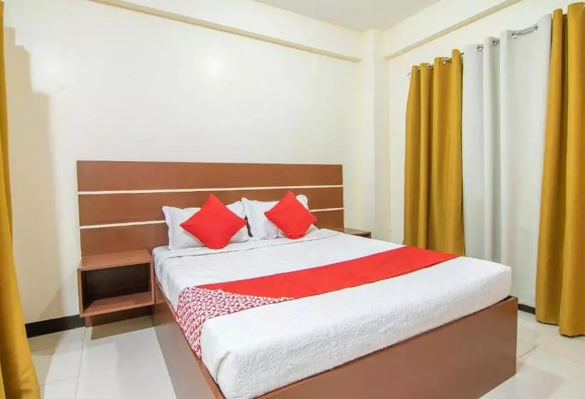 Hotelli Oyo 578 Red Velvet Suites