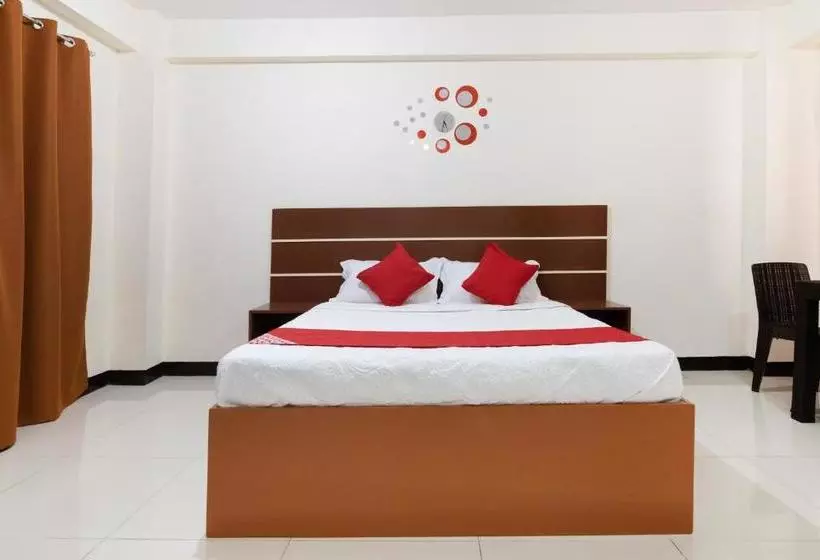 Hotelli Oyo 578 Red Velvet Suites