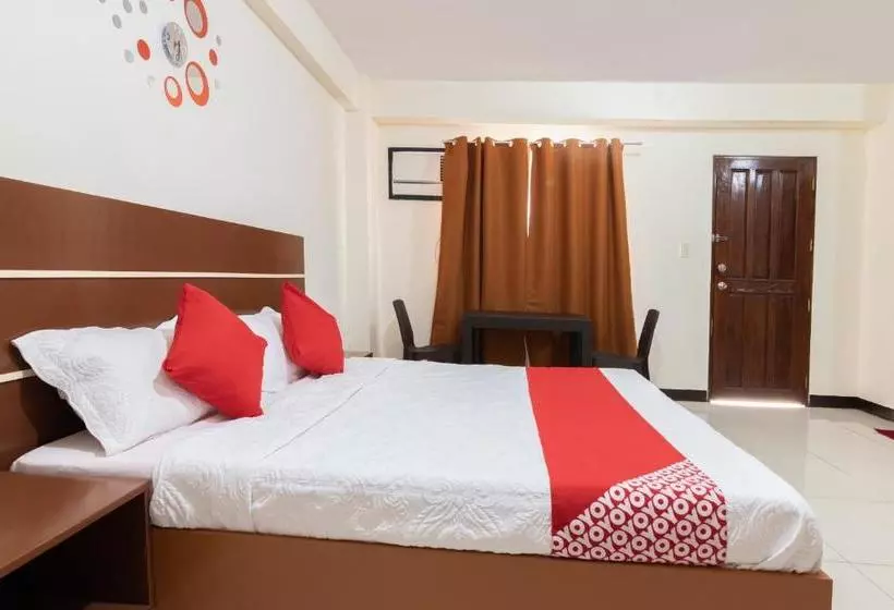 Hotelli Oyo 578 Red Velvet Suites