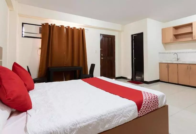 Hotelli Oyo 578 Red Velvet Suites
