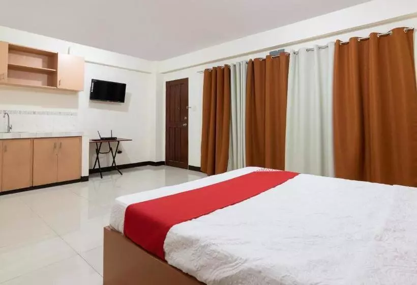 Hotelli Oyo 578 Red Velvet Suites