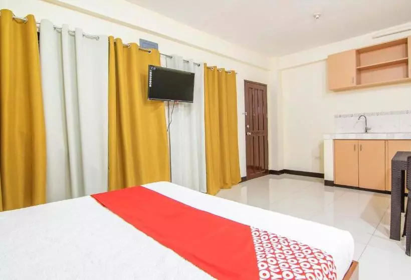 Hotelli Oyo 578 Red Velvet Suites