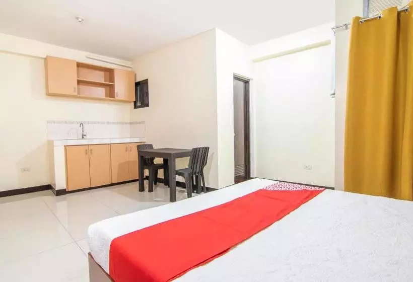 Hotelli Oyo 578 Red Velvet Suites
