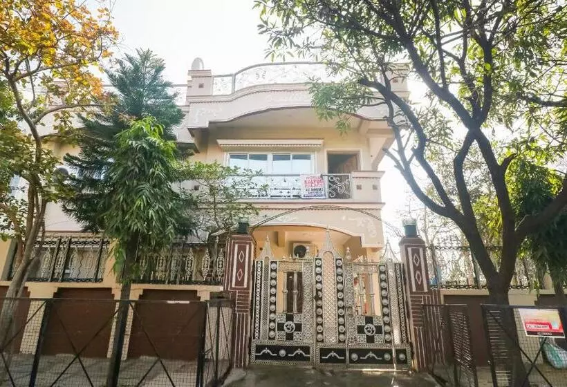 ホテル Oyo 69664  Kalyug Palace