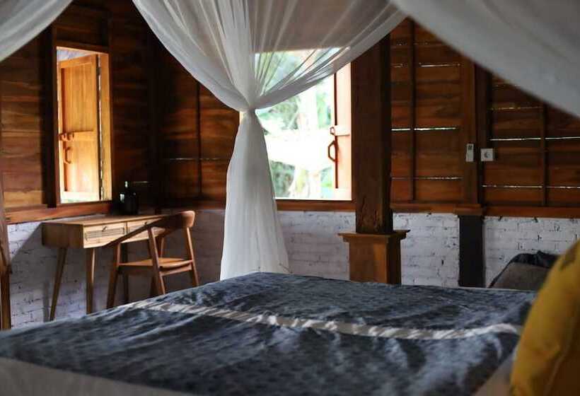 تختخواب و صبحانه Ubuntu Bali Eco Yoga Retreat   Canggu