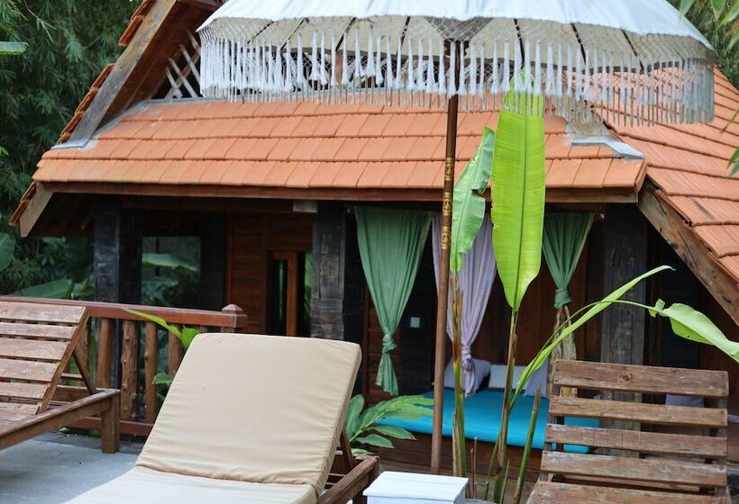 تختخواب و صبحانه Ubuntu Bali Eco Yoga Retreat   Canggu