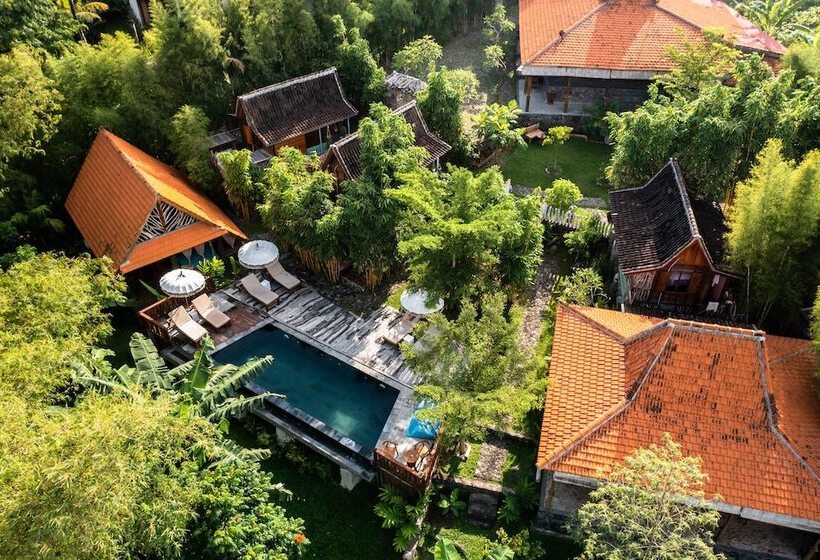 تختخواب و صبحانه Ubuntu Bali Eco Yoga Retreat   Canggu