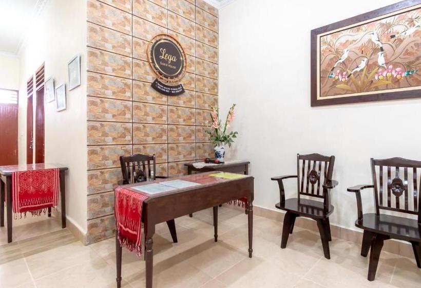 בית מלון כפרי Oyo Life 2935 Lega Guest House