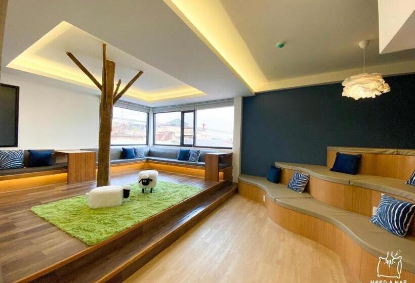 Need A Nap Hostel Phrae