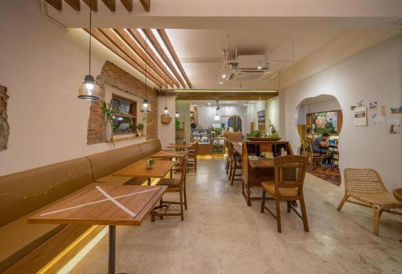 Need A Nap Hostel Phrae