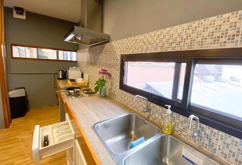 Need A Nap Hostel Phrae