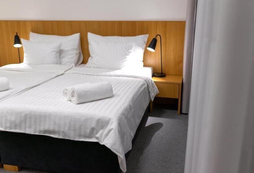 בית מלון כפרי Smetanova