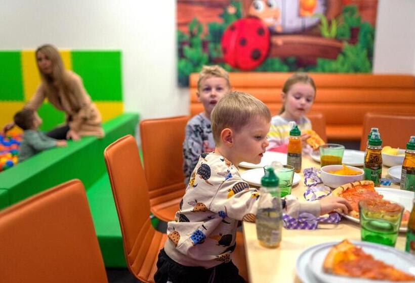 Отель Smetanova