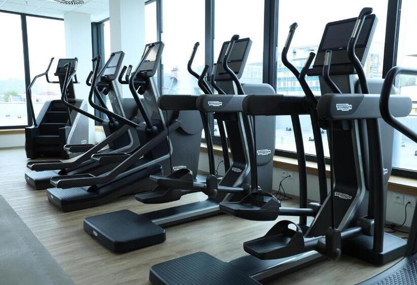 Отель Smetanova