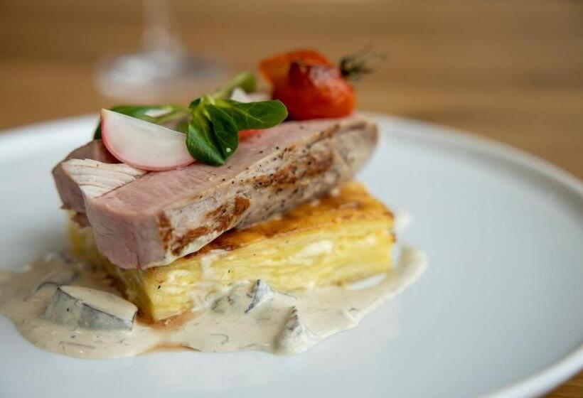 Отель Smetanova