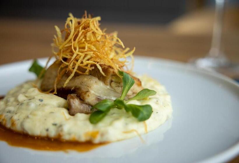 Отель Smetanova