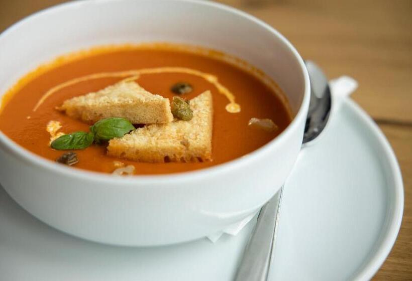 Отель Smetanova