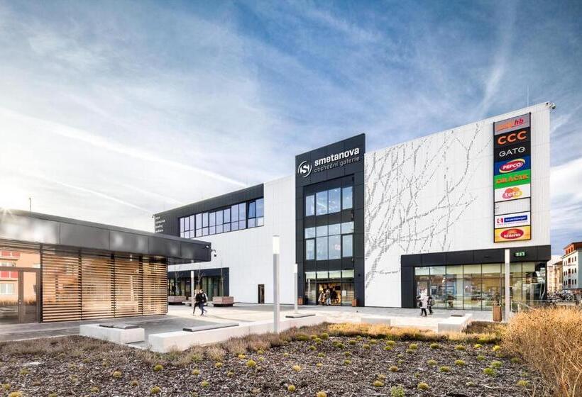 Отель Smetanova