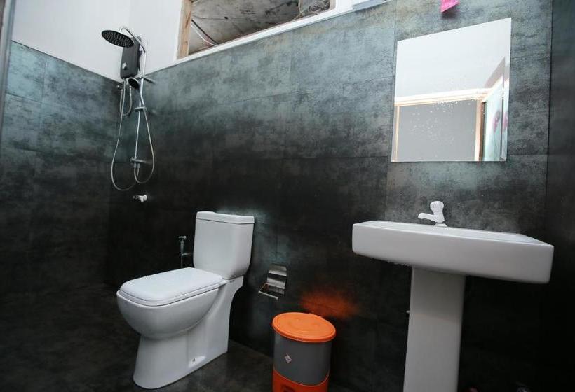 Tiki Bar Hostel Ella